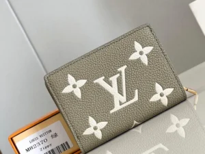 AAA Replica Louis Vuitton  Cléa  Wallet